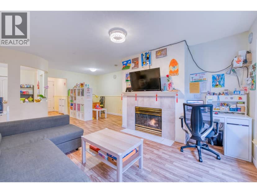 207 3738 NORFOLK STREET, Burnaby, photo 3