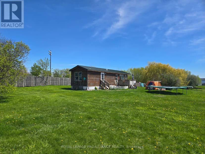 323 Dundas Street E — photo 12 of 15