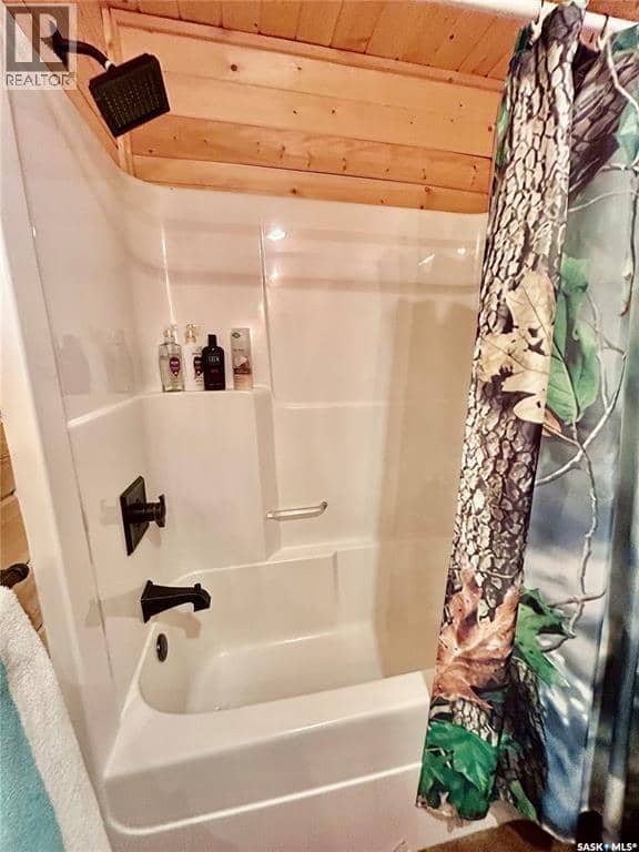 10 Hillview DRIVE — photo 18 of 40