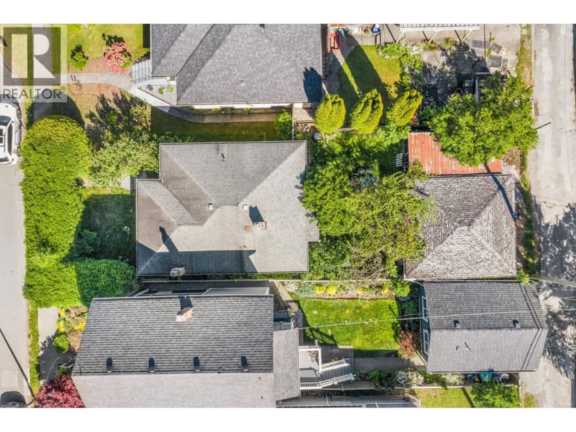 880 E 33RD AVENUE, Vancouver