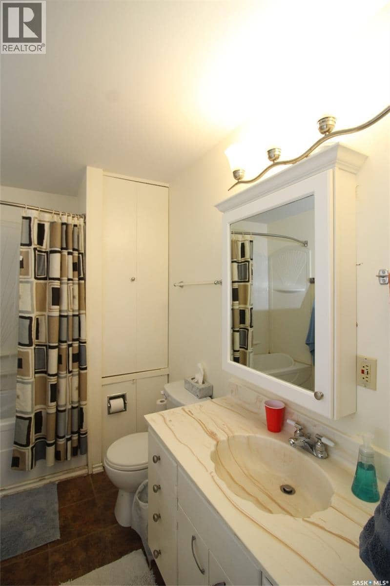 403 4th STREET W — photo 12 of 31
