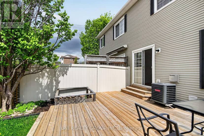546 Ashbourne Crescent — photo 39 of 40