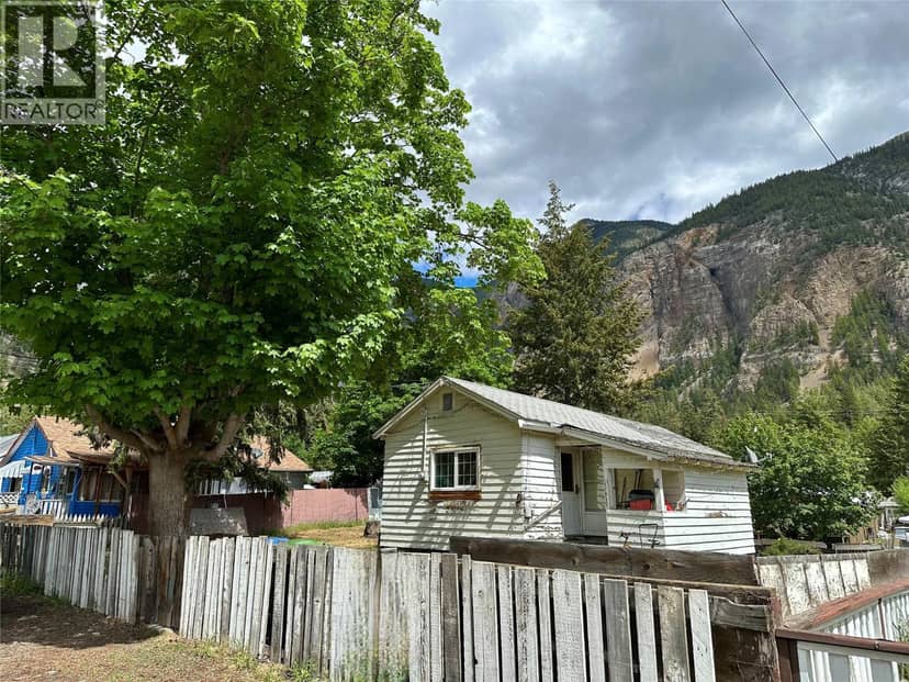 959 Cawston Avenue, Hedley