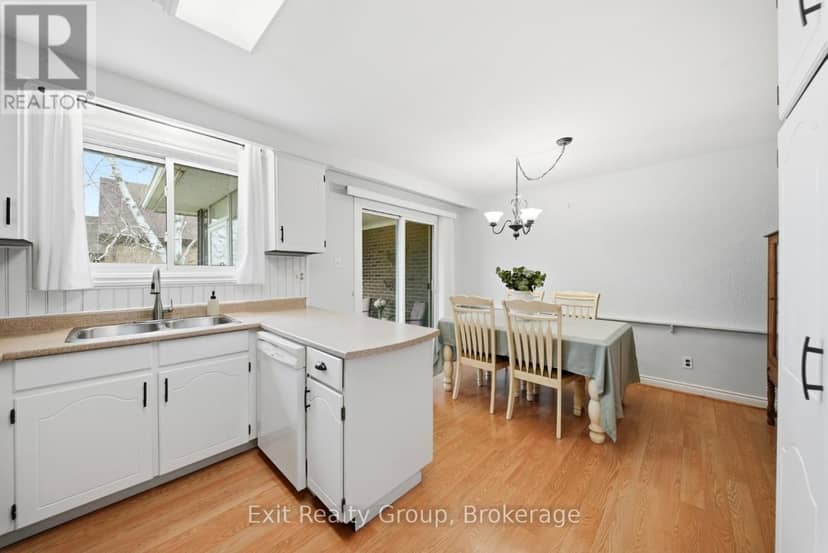 168 North Shore Road — photo 15 of 40