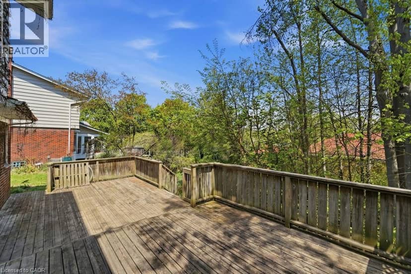 46 BIRCHCLIFF Avenue — photo 11 of 11