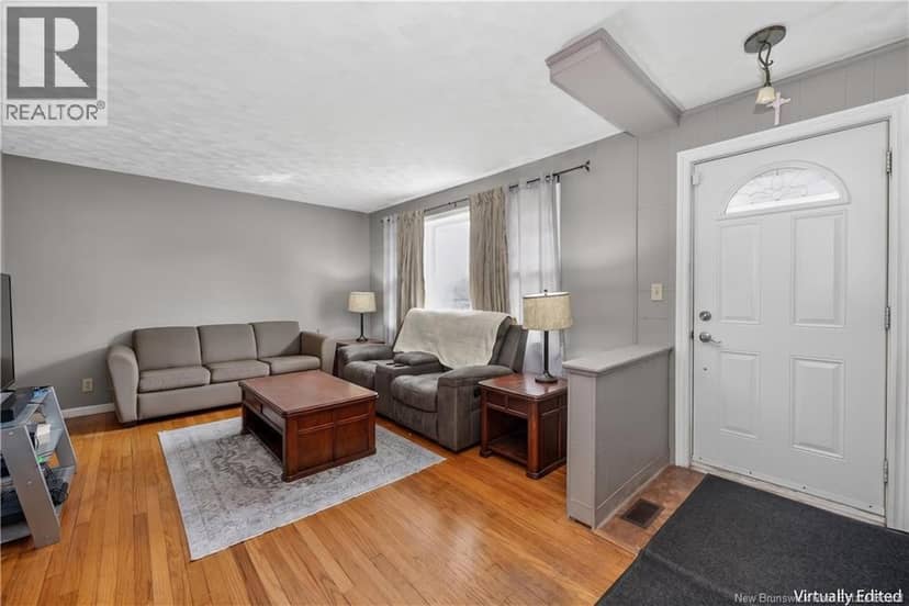 190 Maple Street — photo 3 of 34