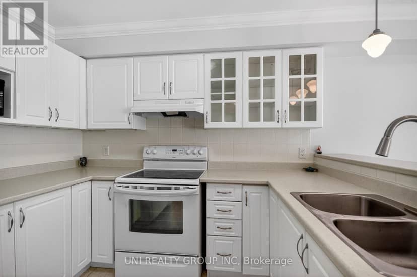 546 Ashbourne Crescent — photo 17 of 40