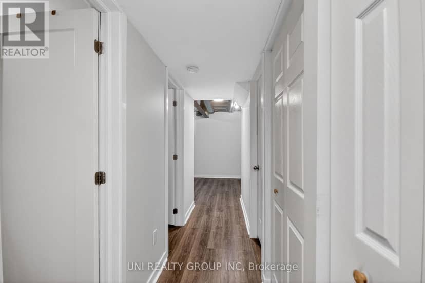546 Ashbourne Crescent — photo 31 of 40