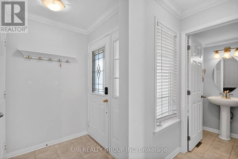 546 Ashbourne Crescent — photo 6 of 40