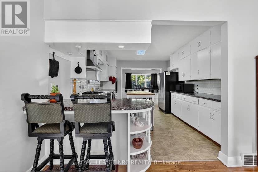 3208 Young Avenue — photo 11 of 40