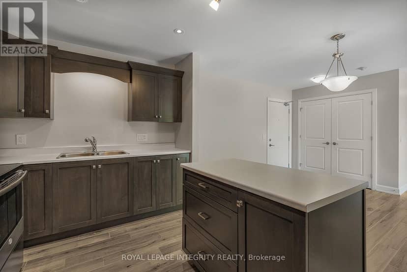 208 - 48 Des Benevoles Street — photo 11 of 34