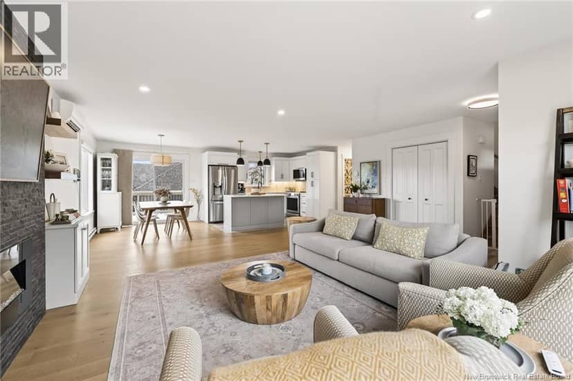 458 Gaspé Street — photo 5 of 40
