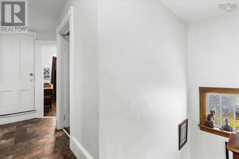 99 Dufferin Street — photo 19 of 40