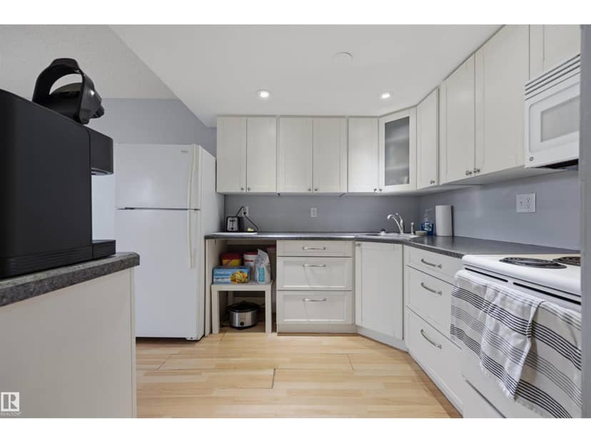 #3 18315 89 AV NW — photo 12 of 33