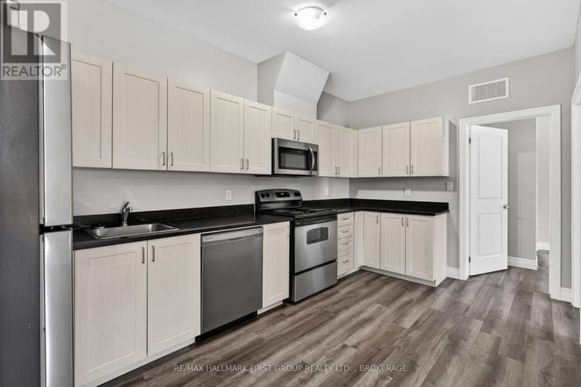 217 - 501 Frontenac Street — photo 13 of 40