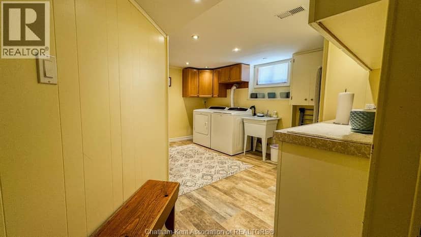 94 Stanley AVENUE — photo 24 of 31