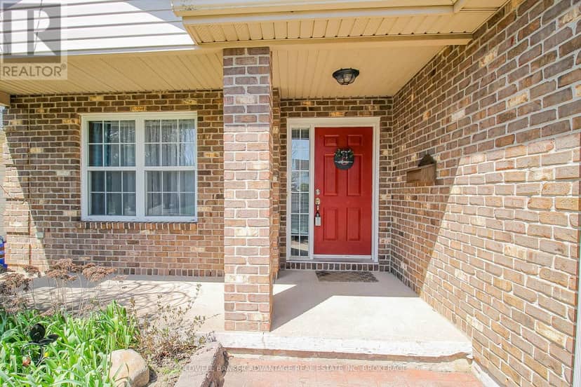 19 Windle Village Crescent — photo 5 of 34