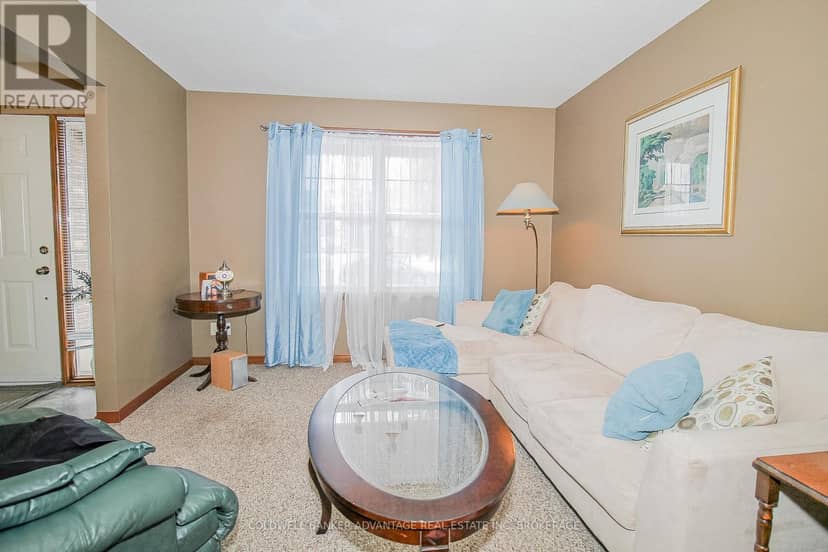 19 Windle Village Crescent — photo 7 of 34