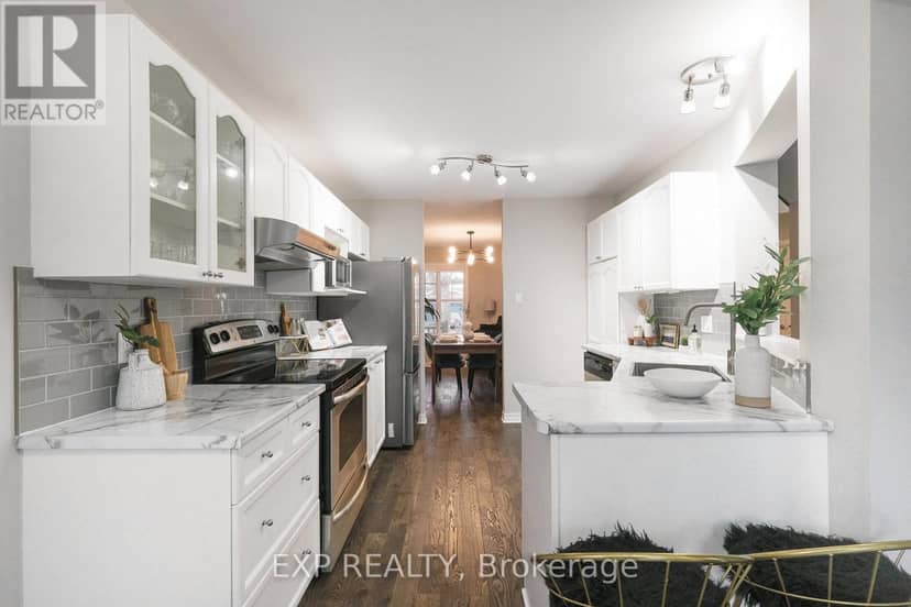 34 Avonmore Crescent — photo 6 of 20