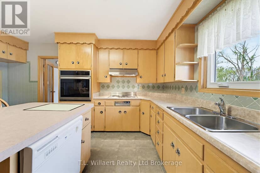 70 Albert Street — photo 12 of 40