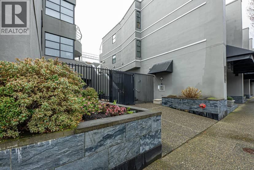 206 3151 WOODBINE DRIVE, North Vancouver, photo 7