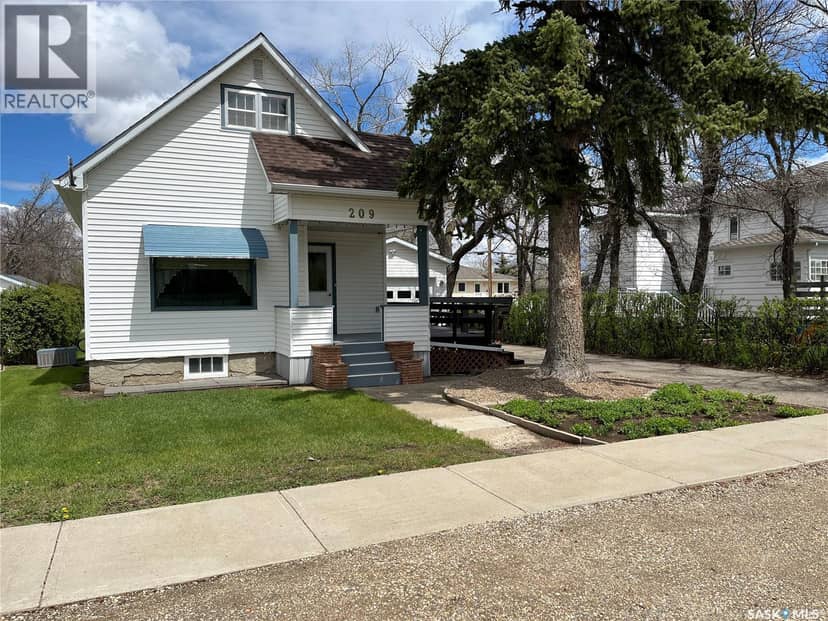 209 2nd AVENUE W, Gravelbourg, photo 2
