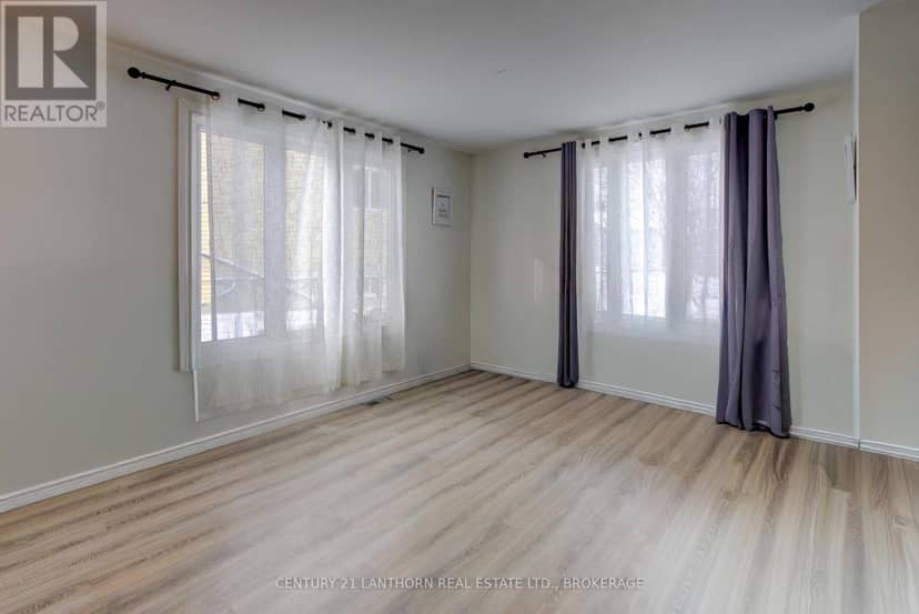6 Woodstone Crescent — photo 10 of 35
