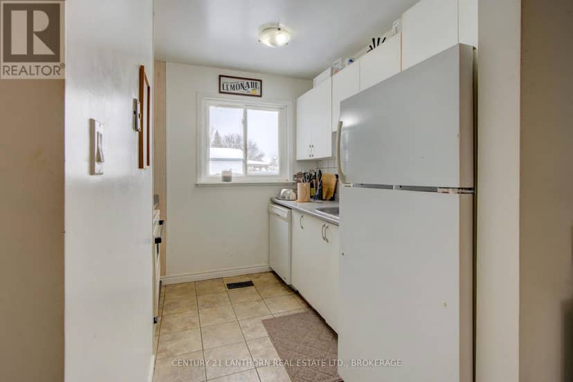 6 Woodstone Crescent — photo 15 of 35