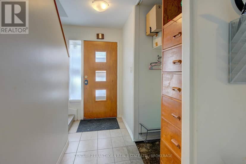 6 Woodstone Crescent — photo 8 of 35