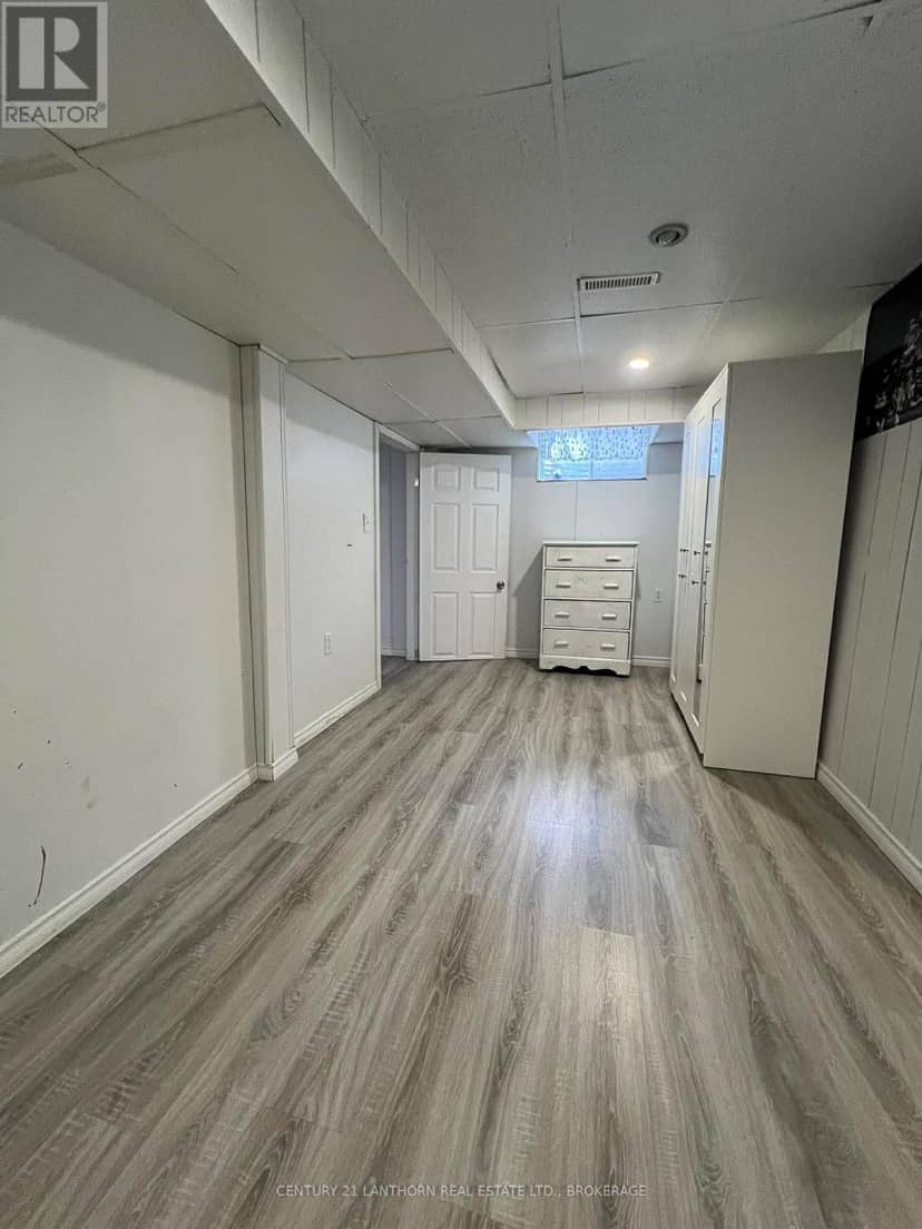 6 Woodstone Crescent — photo 31 of 35