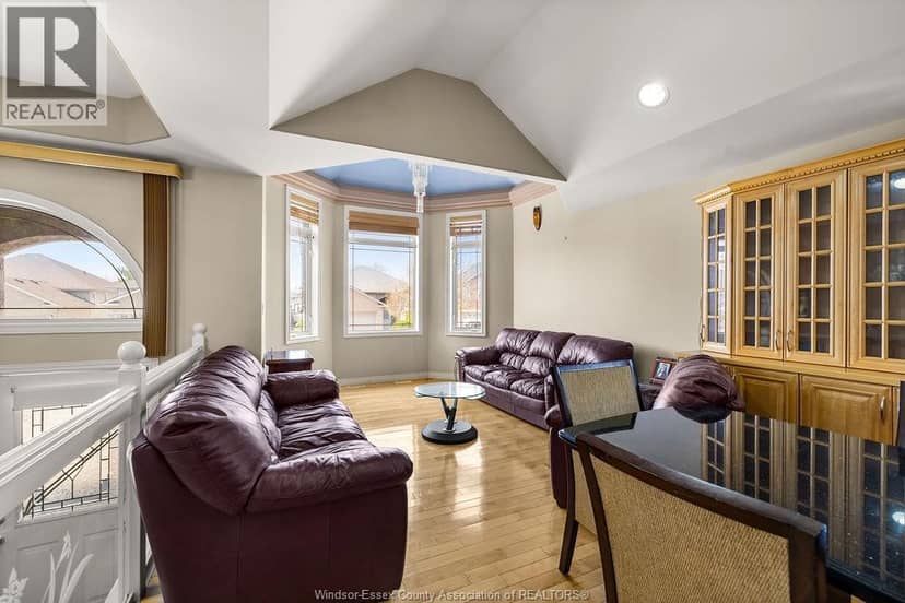4620 Bunker — photo 4 of 40