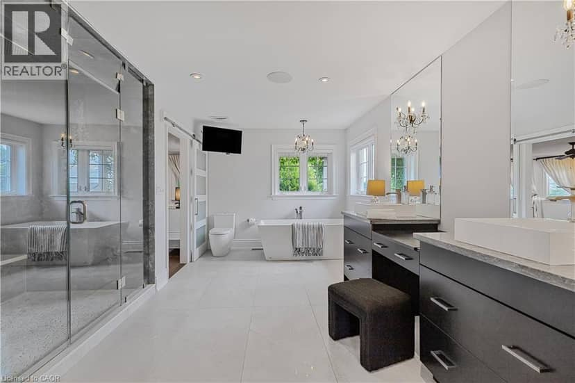 2147 BERWICK Drive — photo 19 of 40