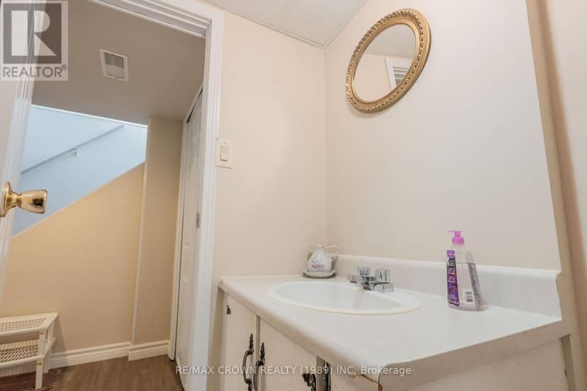 21 Clark Street — photo 38 of 40