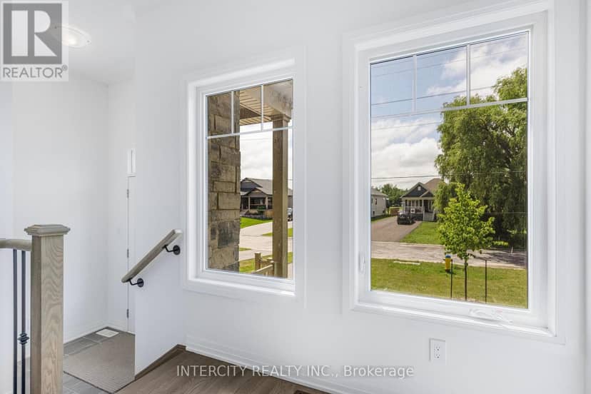 327 Quebec Street — photo 7 of 40