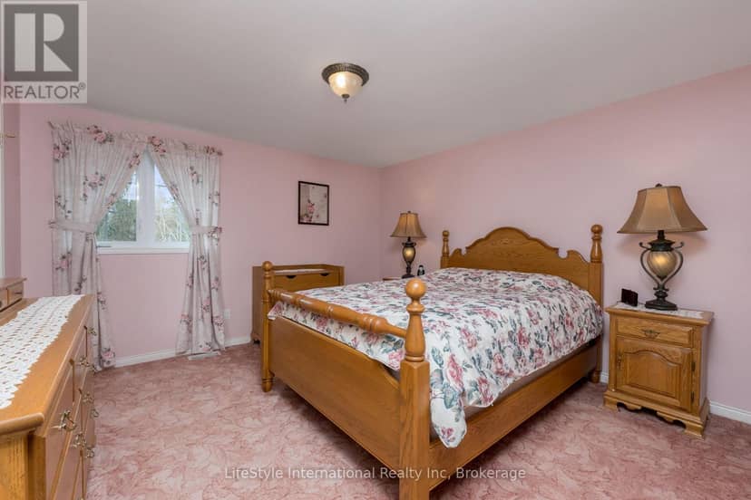 5601 Fifth Line — photo 12 of 40