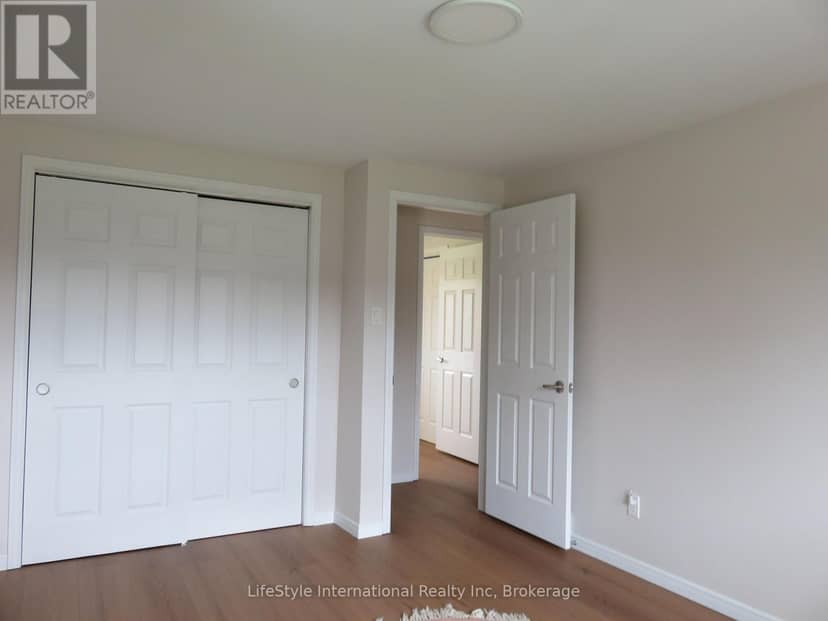 5601 Fifth Line — photo 32 of 40