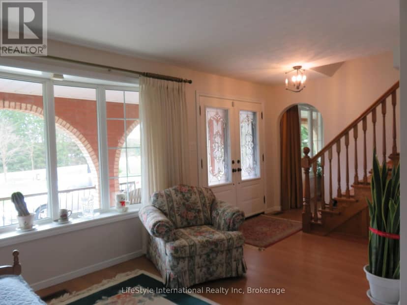 5601 Fifth Line — photo 23 of 40