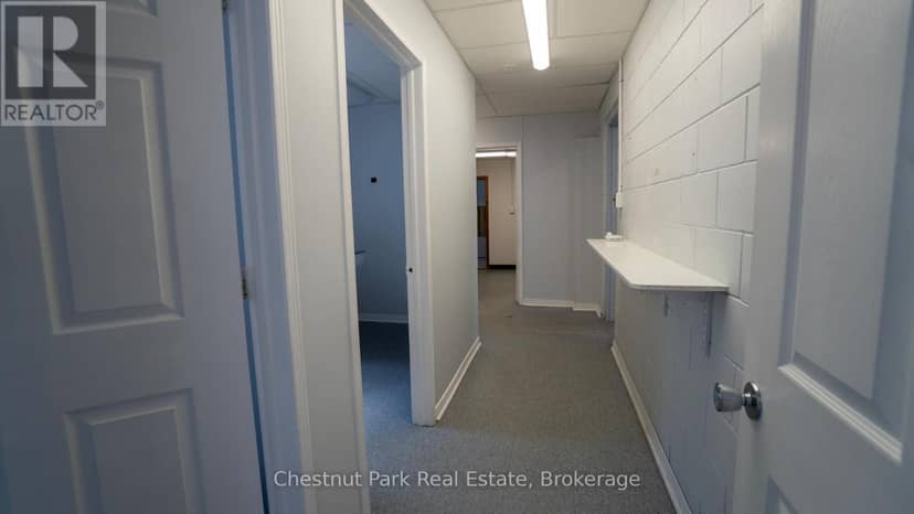 571 Muskoka Road N — photo 4 of 23
