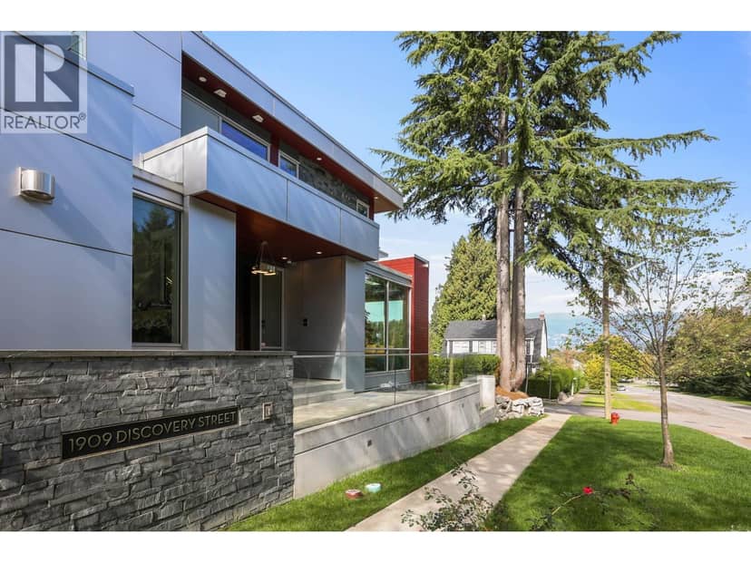 1909 DISCOVERY STREET, Vancouver, photo 3