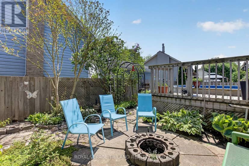31 Beechbank Crescent — photo 39 of 40