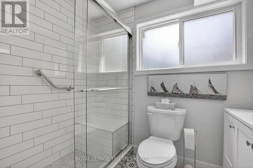 31 Beechbank Crescent — photo 32 of 40