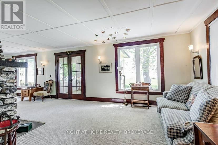 306 Prospect Point Road S — photo 17 of 40
