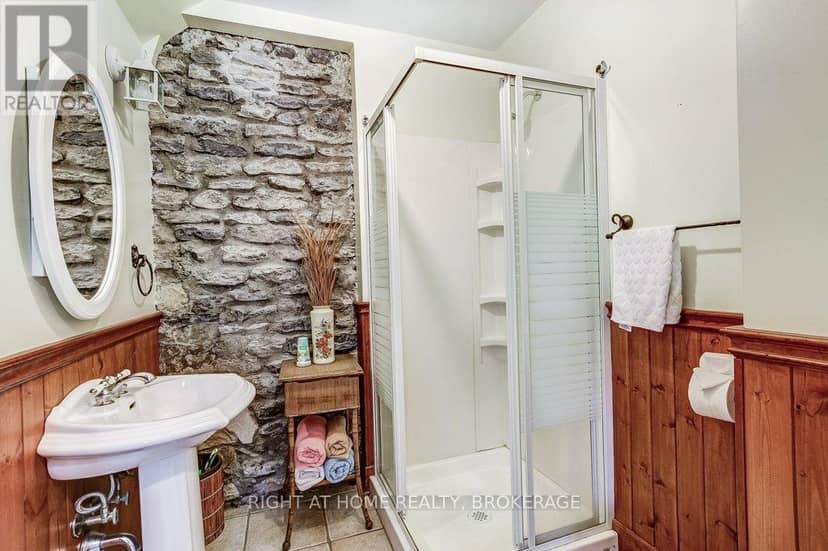 306 Prospect Point Road S — photo 29 of 40