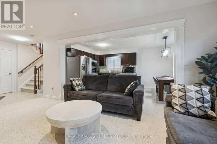 409 Tealby Crescent — photo 9 of 40