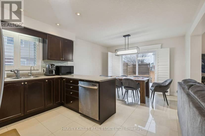 409 Tealby Crescent — photo 11 of 40