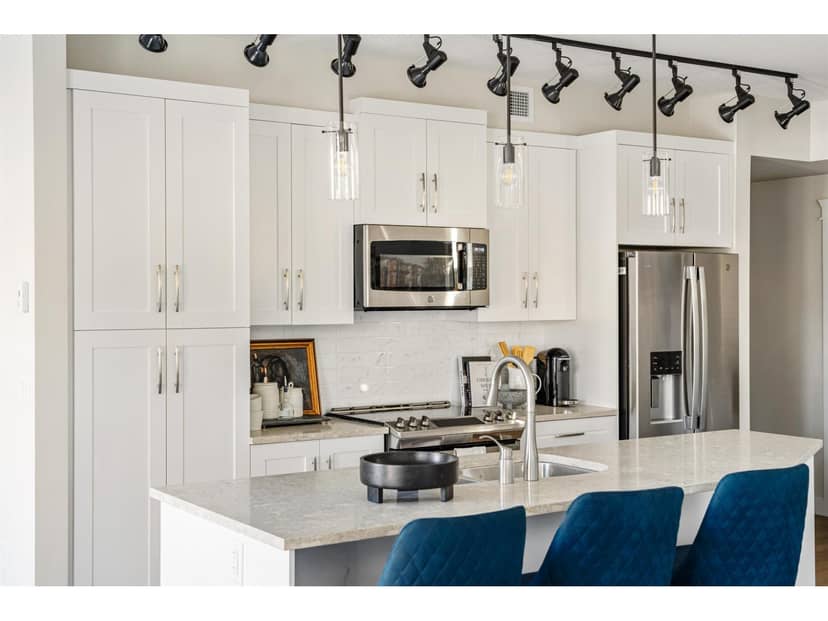 524 11063 RAVINE ROAD, Surrey