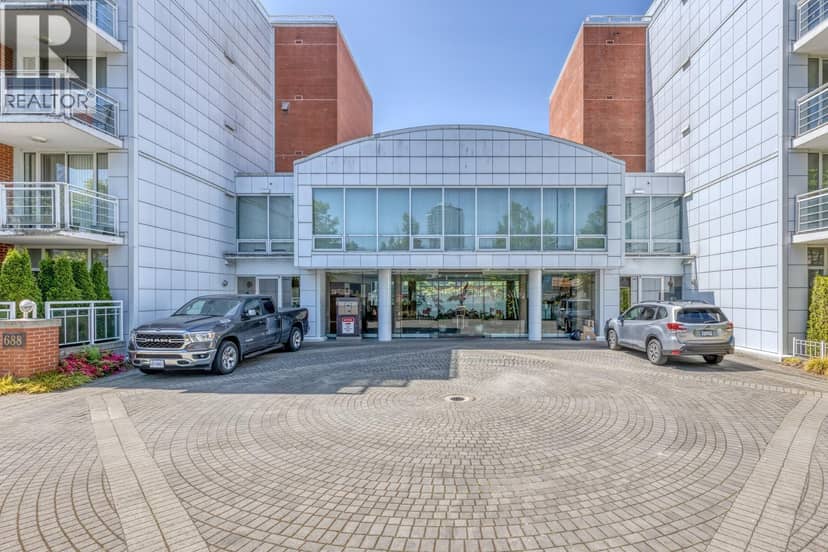 403 688 FAIRCHILD ROAD, Vancouver