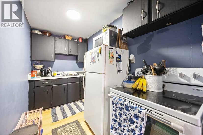 218-220 Mitton STREET South — photo 21 of 29
