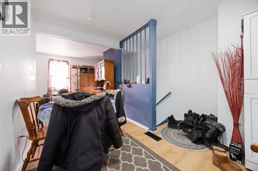 218-220 Mitton STREET South — photo 23 of 29