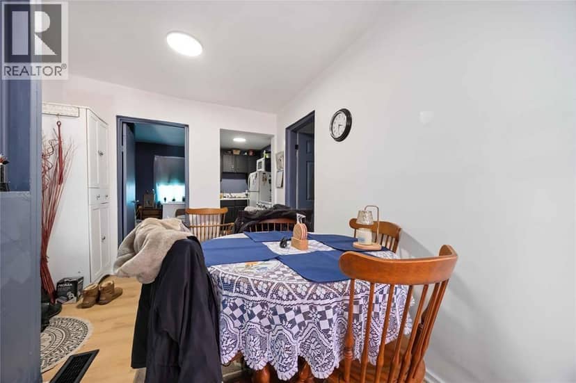 218-220 Mitton STREET South — photo 26 of 29